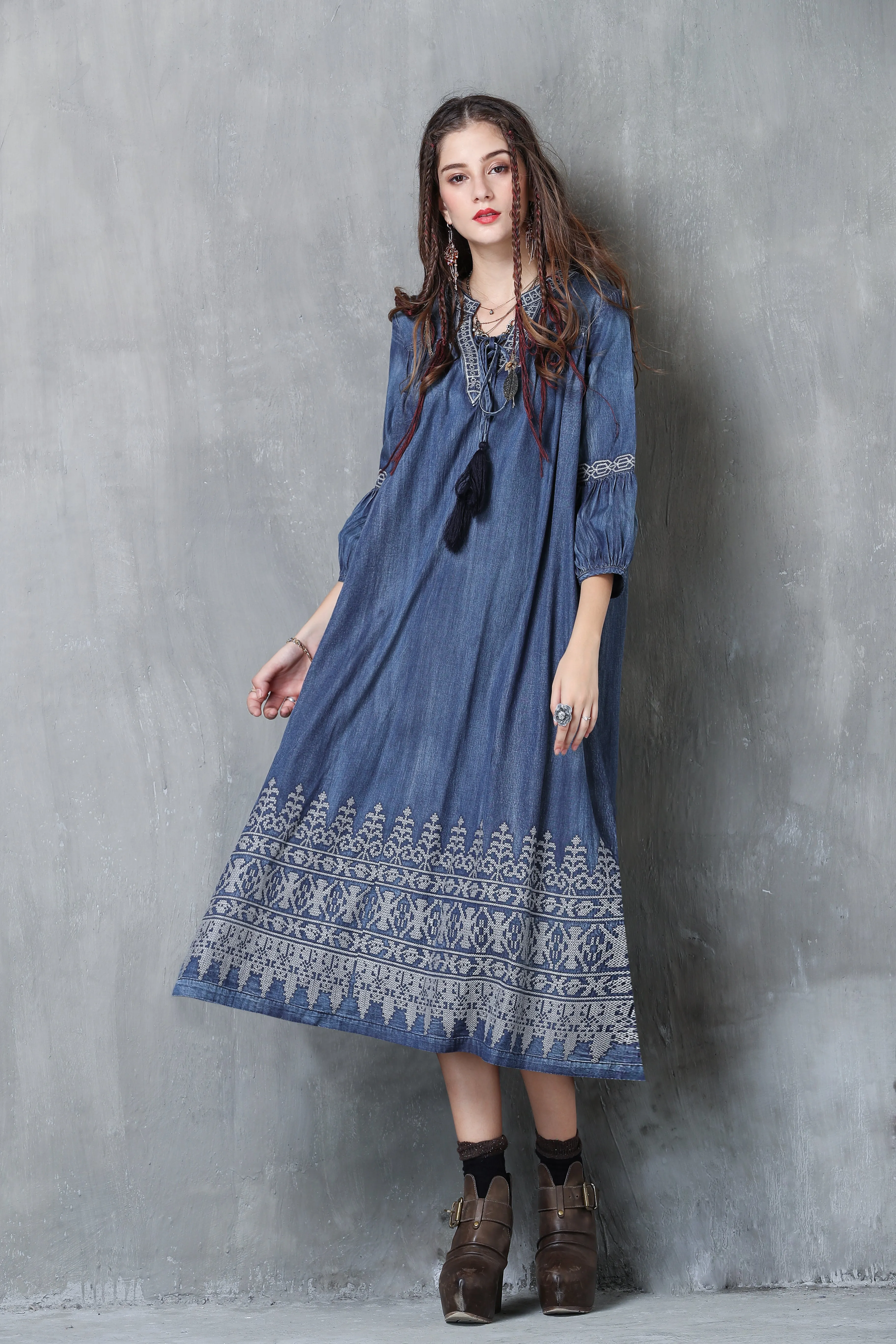 3/4 PUFF SLEEVE V-NECK EMBROIDERY DENIM LOOSE DRESS - M in Clearance