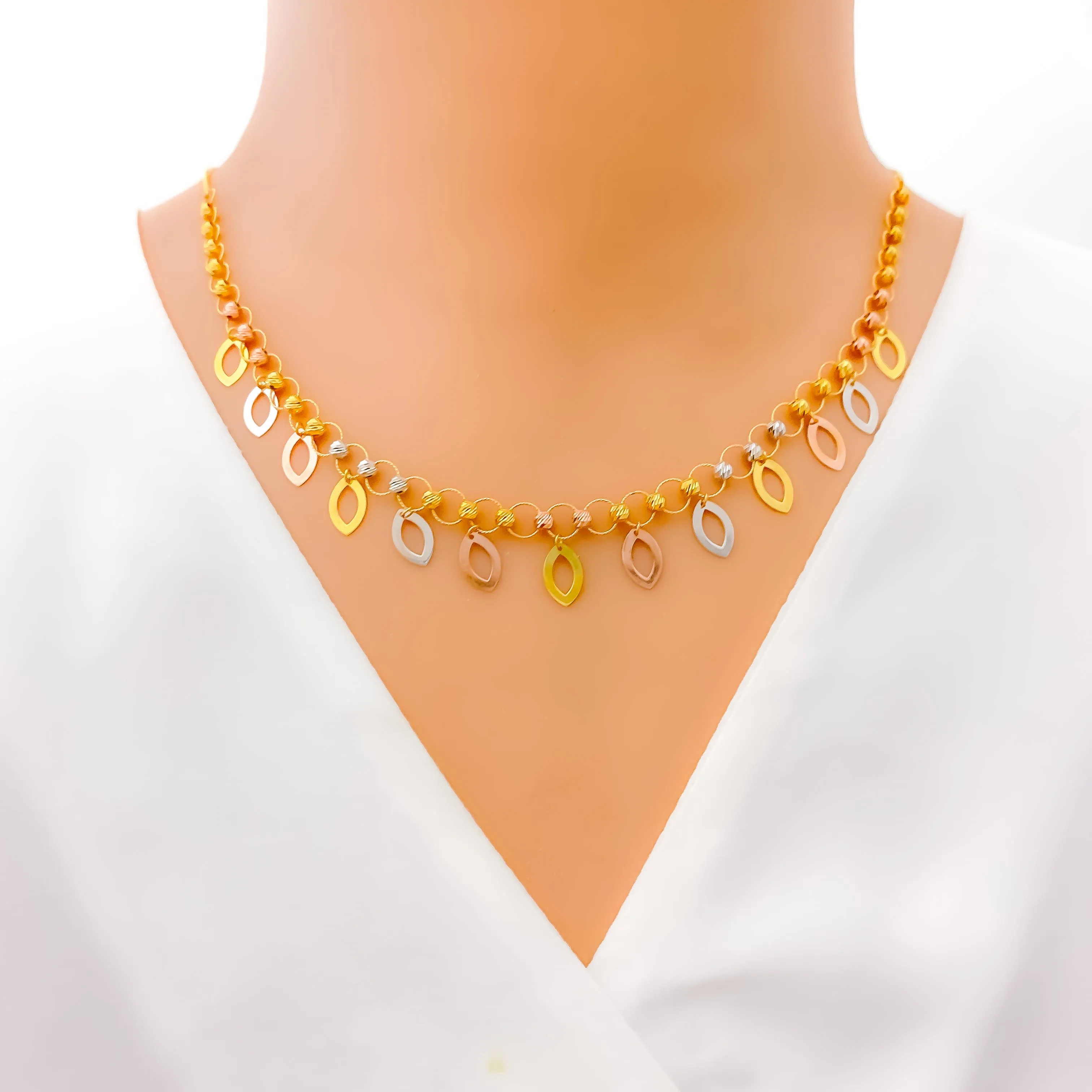 Attractive Marquise Leaf 22K Gold Necklace Set