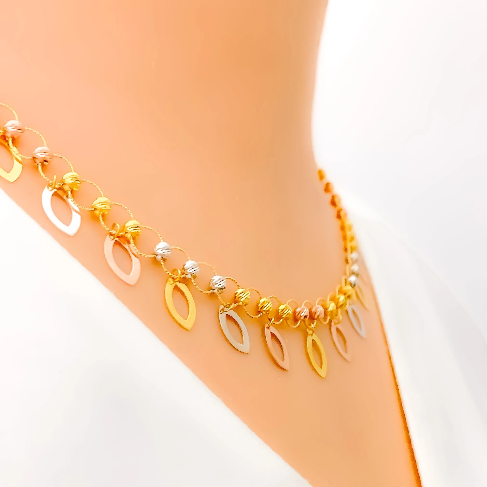 Attractive Marquise Leaf 22K Gold Necklace Set