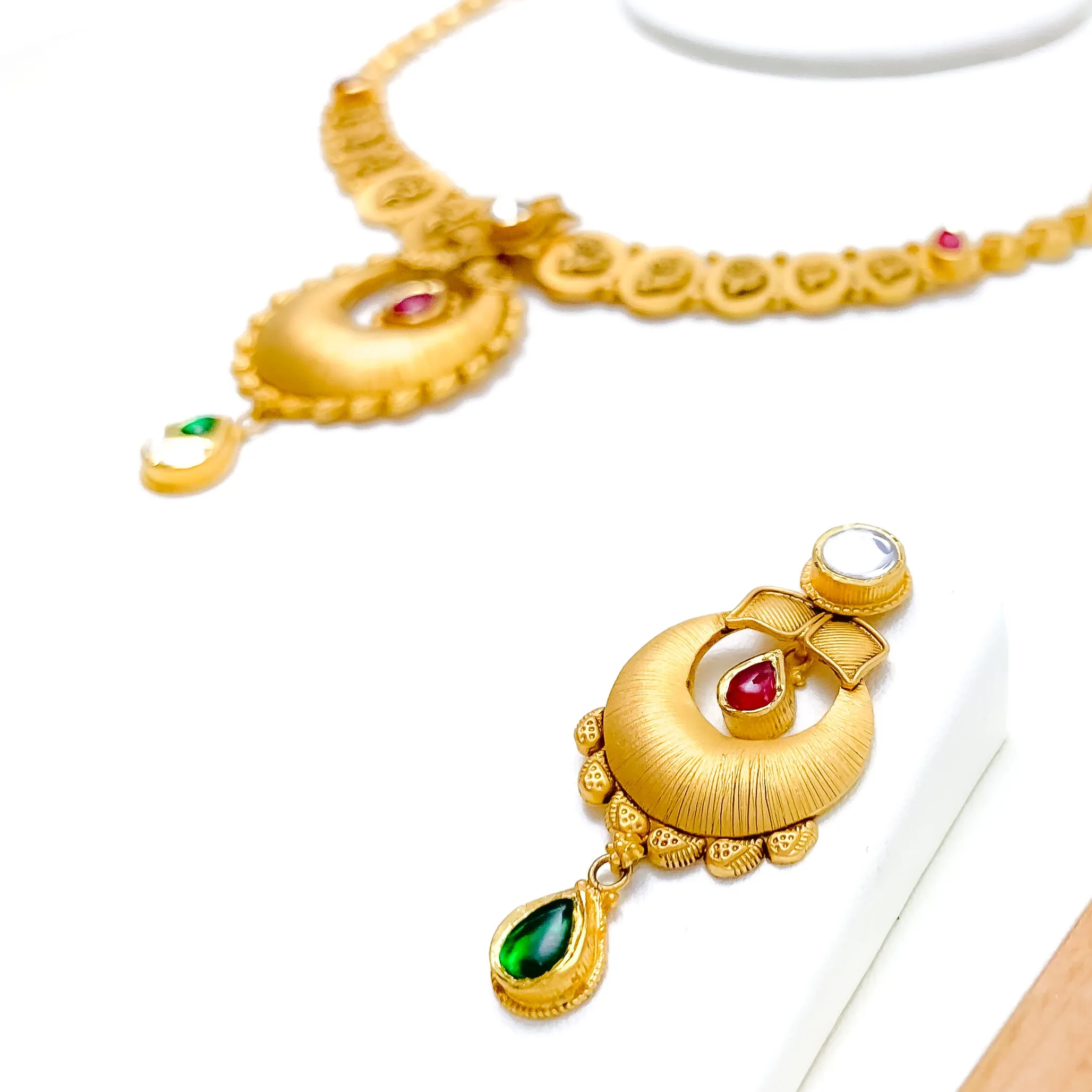 Beautiful Crescent Drop Kundan Necklace Set