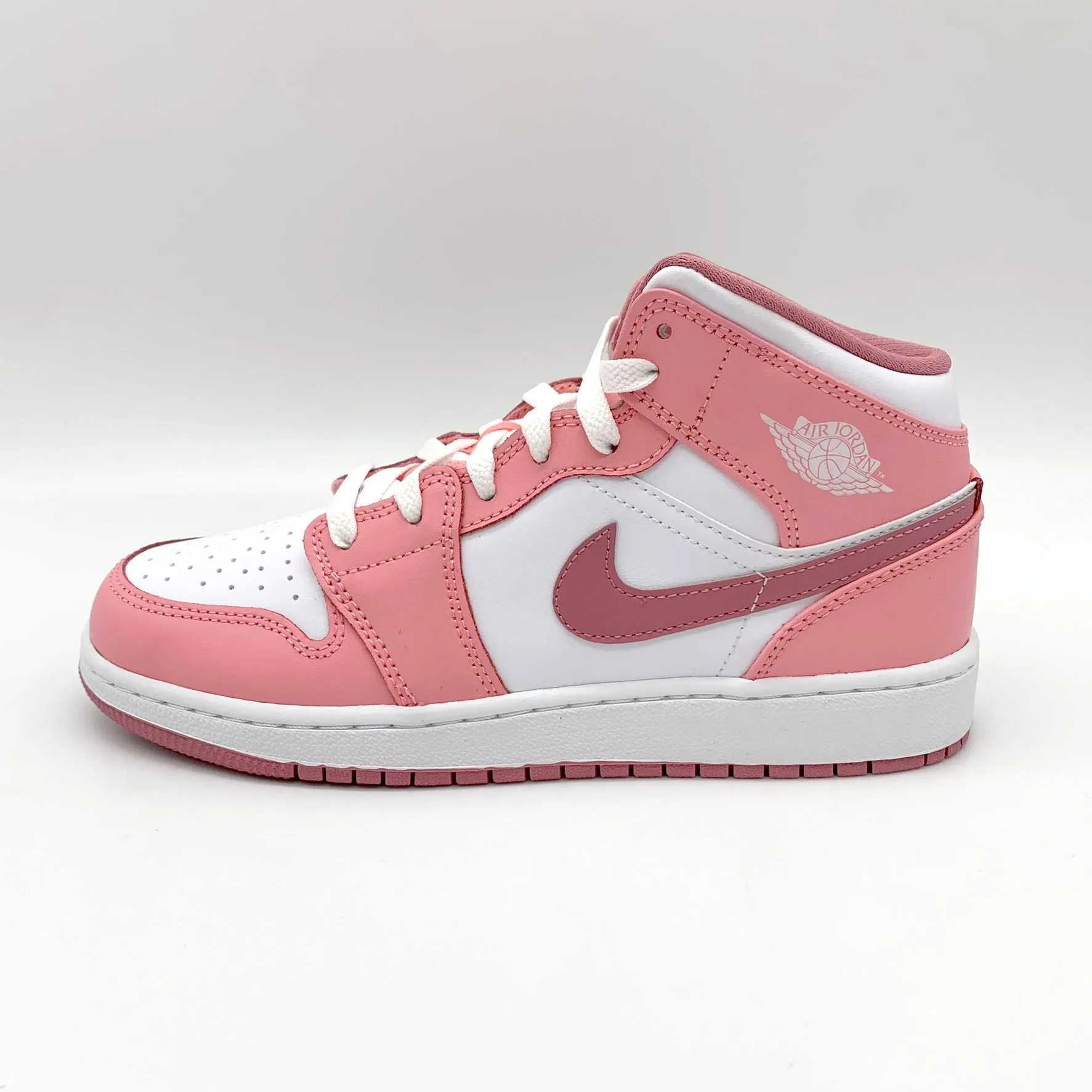 Jordan 1 Mid Valentine's Day